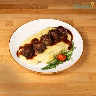 Печени телешки кюфтенца с картофено пюре и сос (350г)
