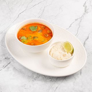 Том ям с морепродуктами 