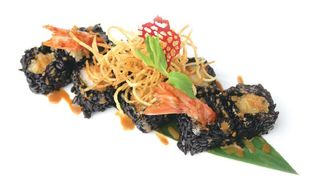 Uramaki black ebi roll