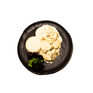 Куриное филе в сливочно-грибном соусе