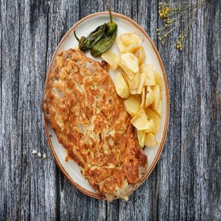 Cachopo con pimientos rojos y patatas