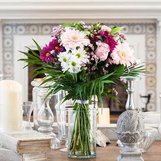 RAMO ROMANTICO CON ROSAS