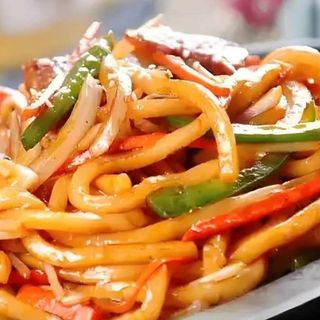 150. Udon frito con verdura