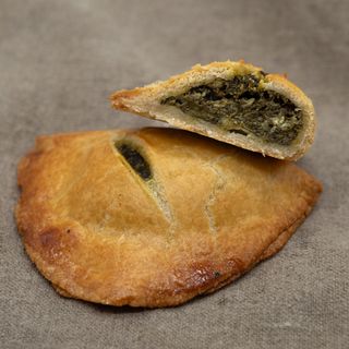 Empanadillas De Espicanas Y Queso Feta