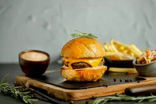 Cheeseburger 280 g