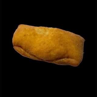 2. Calzone fritto mozzarella, salamino piccante