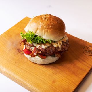 Debeli Slavonac burger (Misliš da možeš?)