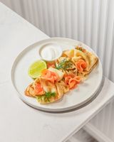 Clătite cu somon și icre roșii