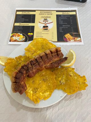 Patacon con chicharrón