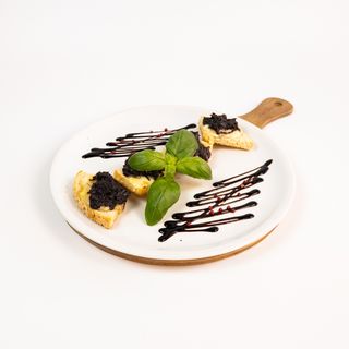 Bruschetta con taleggio e mostarda (veg)