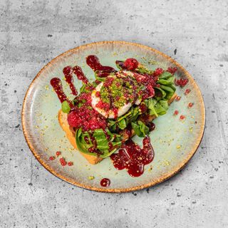 Chrupiąca grzanka z burratą