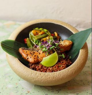 SALMÓN ORIENTAL