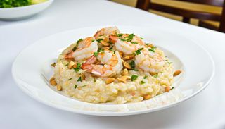 Risotto cu creveti si muguri de pin