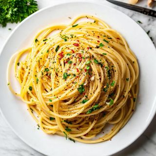 Aglio E Olio Spaghetti