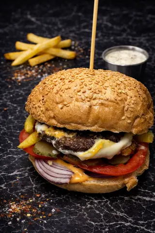 CHEESE BURGER DE VITĂ
