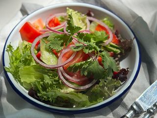 Салат з сезонних овочів (220g)