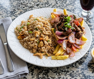 Lomo Saltado Con Chaufa