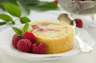 Рулет малиновый