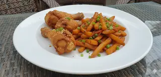 Spiced Masala Chips + 3 crunchy drumsticks + Soda