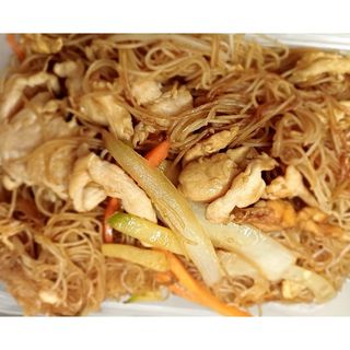 Fideos De Arroz Con Tres Delicias