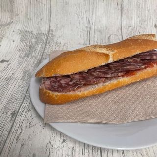  Bocadillo de Salchichón Ibérico