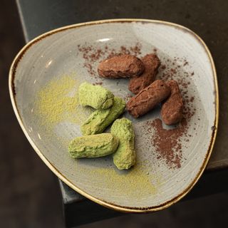 TRUFAS de chocolate y té macha