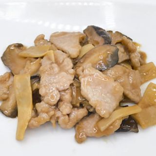 82.Maiale bambu'e funghi