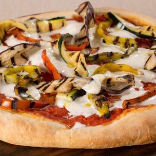 Pizza falafel con verdure grigliate