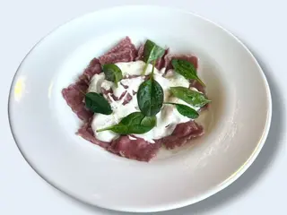 Равіолі з червоною рибою та куркою у вершковому соусі (200g)