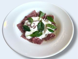 Равіолі з червоною рибою та куркою у вершковому соусі (200g)