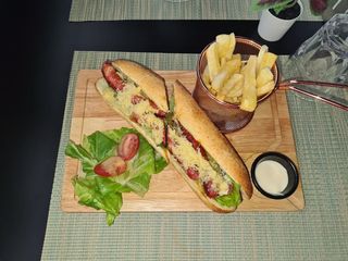 Sandwich Saucisse avec frites