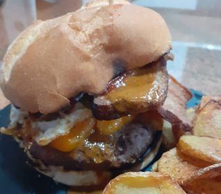 Burger Tres Quesos