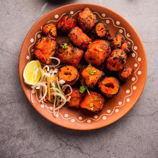 Vegan Chicken Tikka + Naan