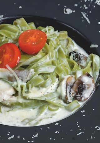 Паста Альфредо с куриным филе