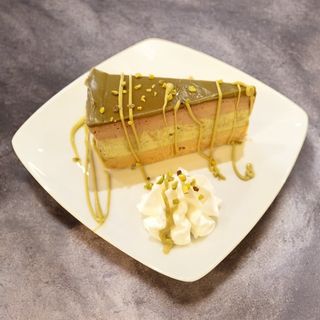 Cheesecake sa pistaćima