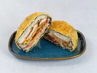 Burger z kurczakiem i bekonem (410g)