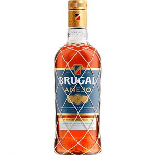 Cubata de ron brugal 