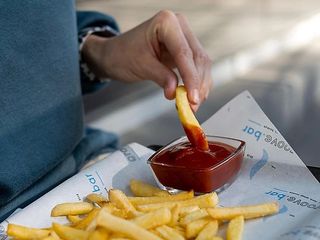 Картопля фрі (210/50г)