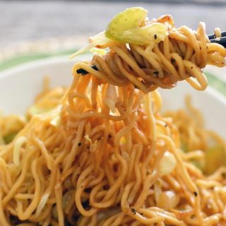 29.Tallarines frito picante 