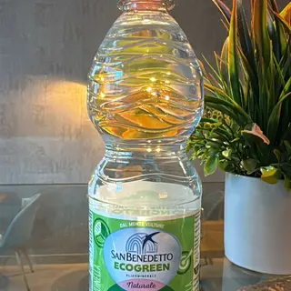 AGUA SIN GAS