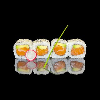 M363 Uramaki sake roll