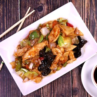 122. Пилешко с китайски гъби, бамбук и зеленчуци  (850г)