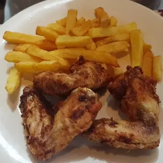 Alitas de pollo con patatas