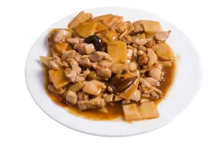 P3. Frango com Bambu e Cogumelos