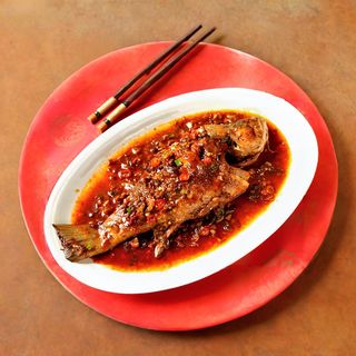 Dinstana riba u sečuan sosu