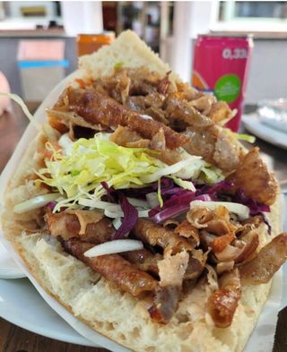 3 Menú Doner Kebab Y Bebida (2 Lt.)