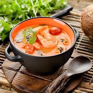 Том ям с морепродуктами