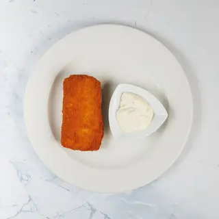 Pohane palačinke punjene sa šunkom i sirom, pommes, tartar