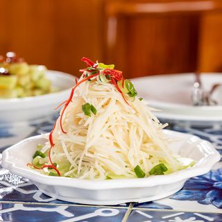 B7 ბამბუკის ყლორტების სალათი