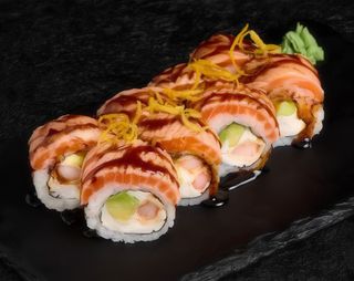 Рол Абурі з лососем, темпура креветкою та сиром Філадельфія (300г)